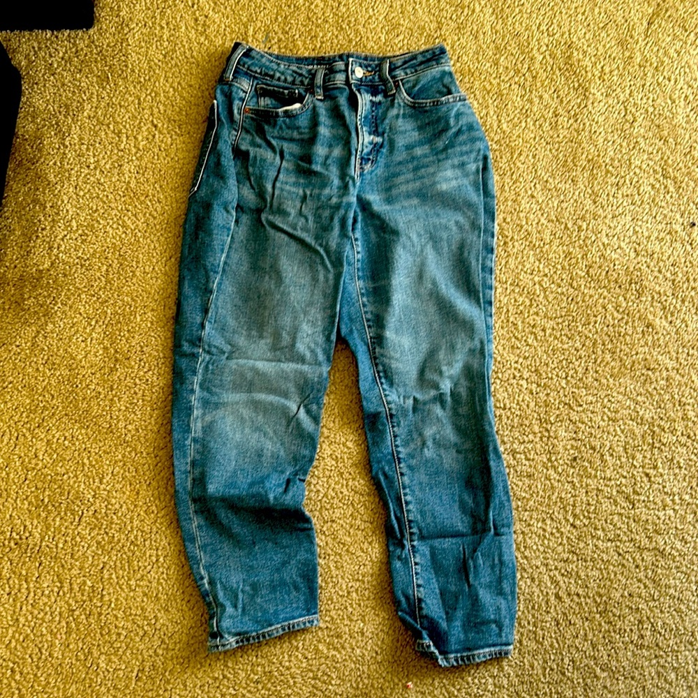 Old Navy High Rise Curvy O.G. Straight Jeans
Darker Wash